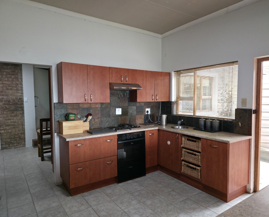 4 Bedroom Property for Sale in Noorsekloof Eastern Cape